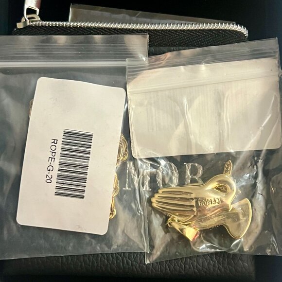 ICEMOB Moissanite Praying Hands Gold Plated Pendant & Rope Chain UNISEX - Picture 3 of 4